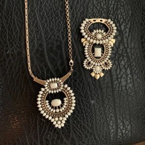 stella and dot necklace!